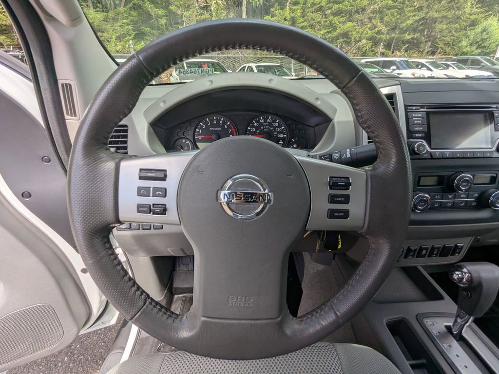 Used 2016 Nissan Frontier SV w/ SV Value Truck Package AWD/4WD image 15