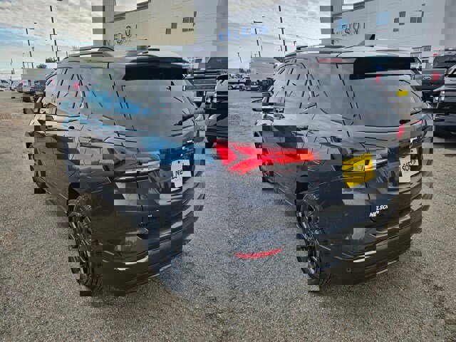 Used 2022 Chevrolet Equinox RS w/ RS Leather Package image 9