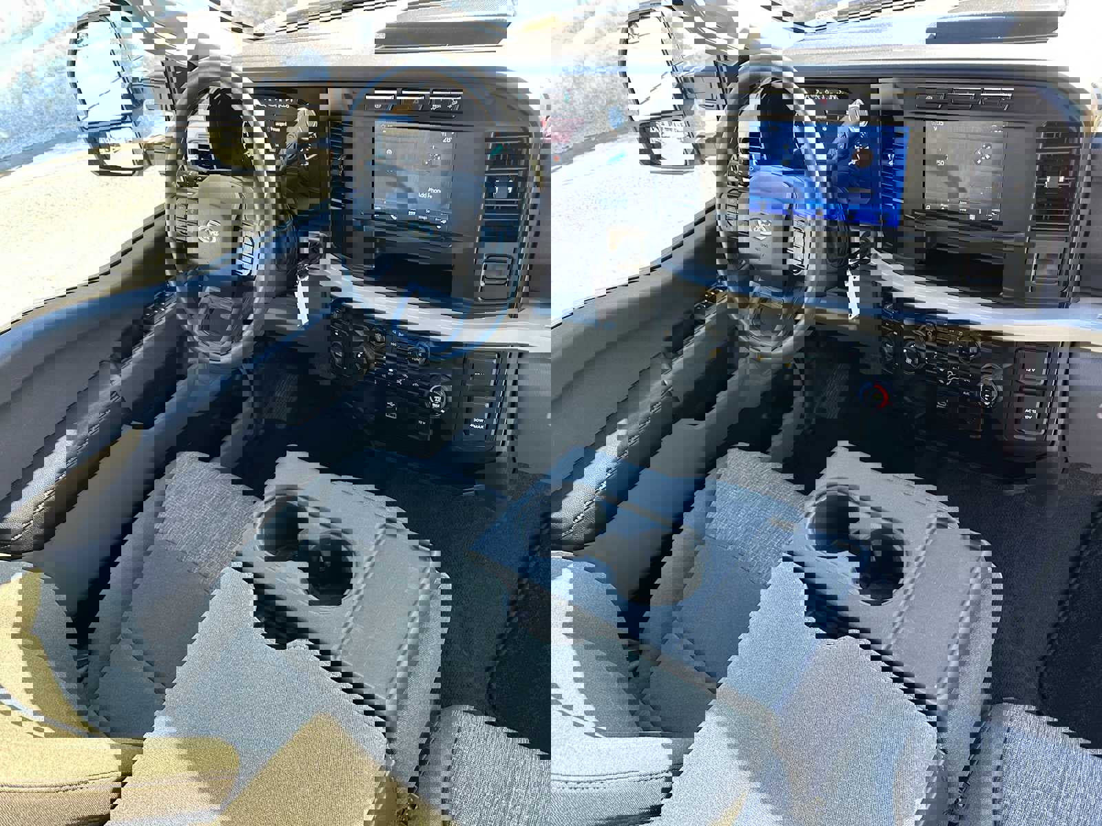 Used 2023 Ford F350 XLT w/ FX4 Off-Road Package image 11