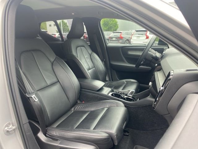 Used 2023 Volvo XC40 B5 Plus w/ Climate Package AWD/4WD image 13