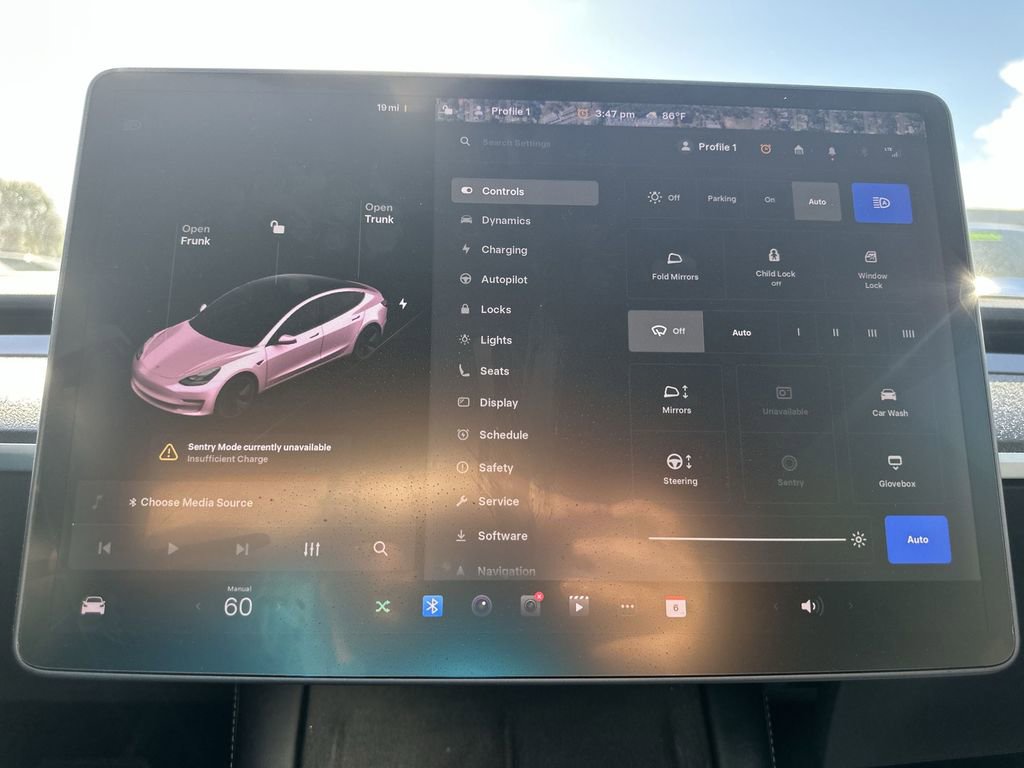 Used 2021 Tesla Model 3 Standard Range Plus image 22