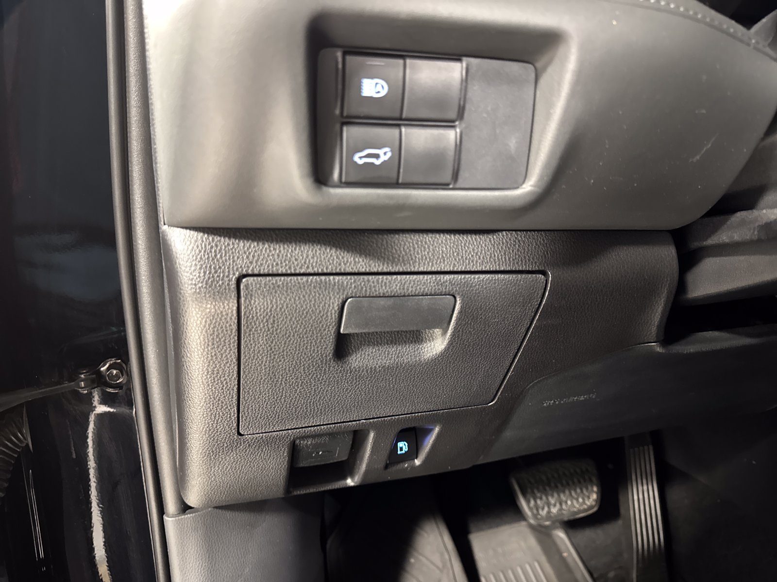 Used 2020 Toyota Highlander XLE AWD/4WD image 14