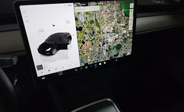 Used 2022 Tesla Model Y Long Range AWD/4WD image 14