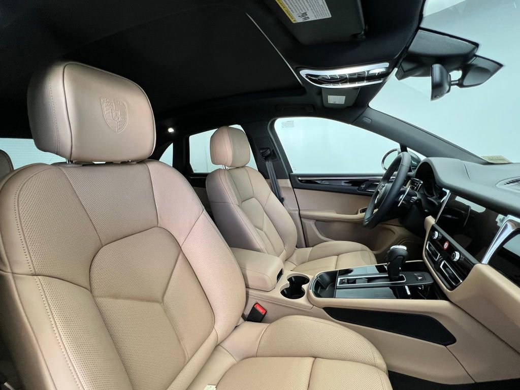 Used 2026 Porsche Macan AWD/4WD image 18