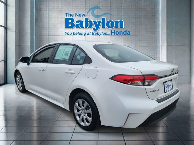 Used 2023 Toyota Corolla LE image 3
