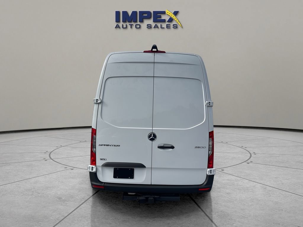 Used 2025 Mercedes-Benz Sprinter 2500 image 4