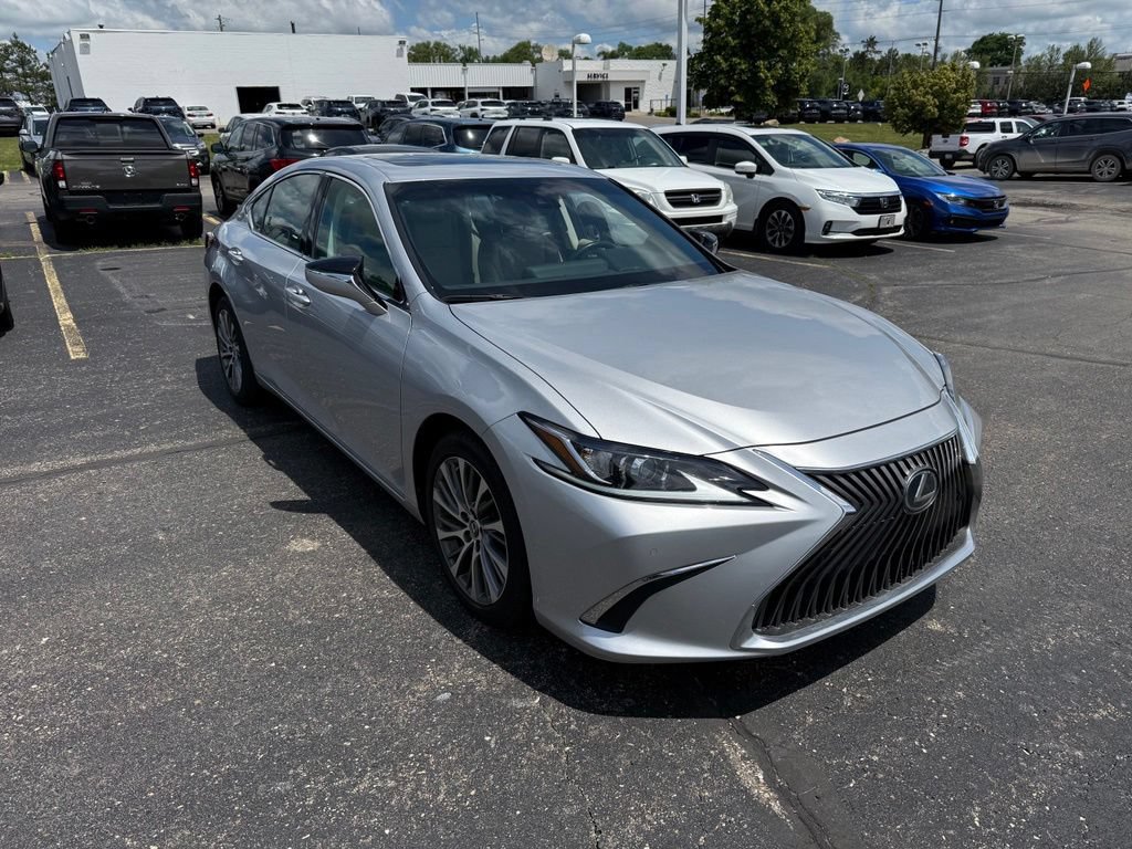 Used 2021 Lexus ES 250 w/ Premium Package AWD/4WD image 4