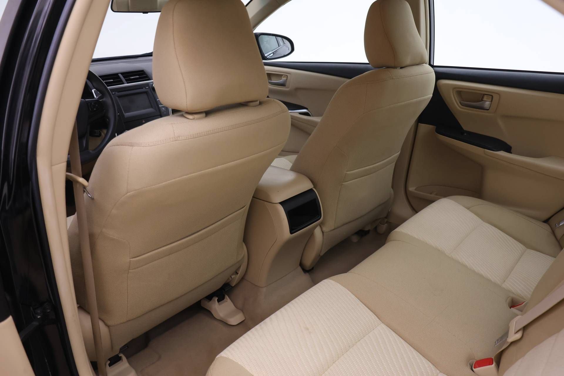 Used 2015 Toyota Camry LE FWD image 11