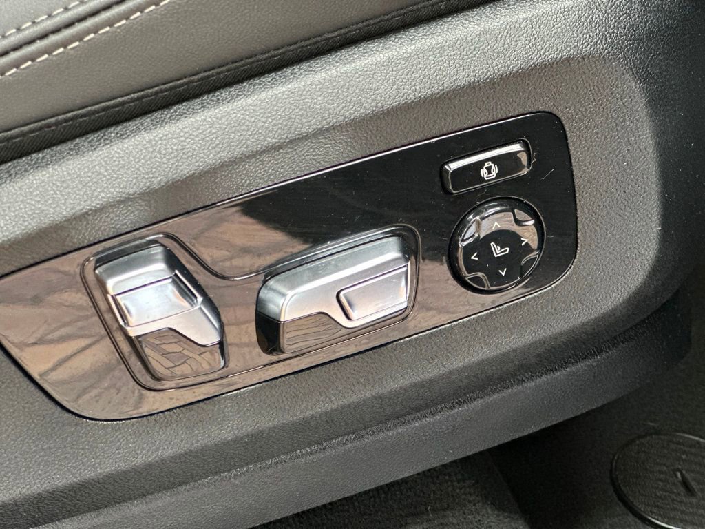 Used 2023 BMW X5 xDrive45e w/ Executive Package image 51