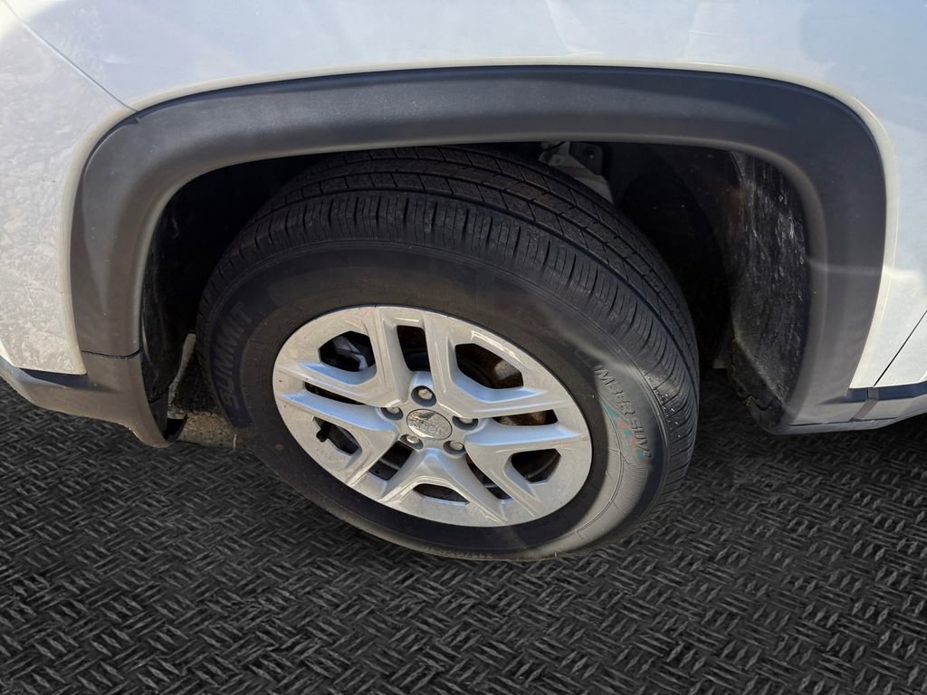 Used 2021 Jeep Compass Sport w/ Cold Weather Group image 11