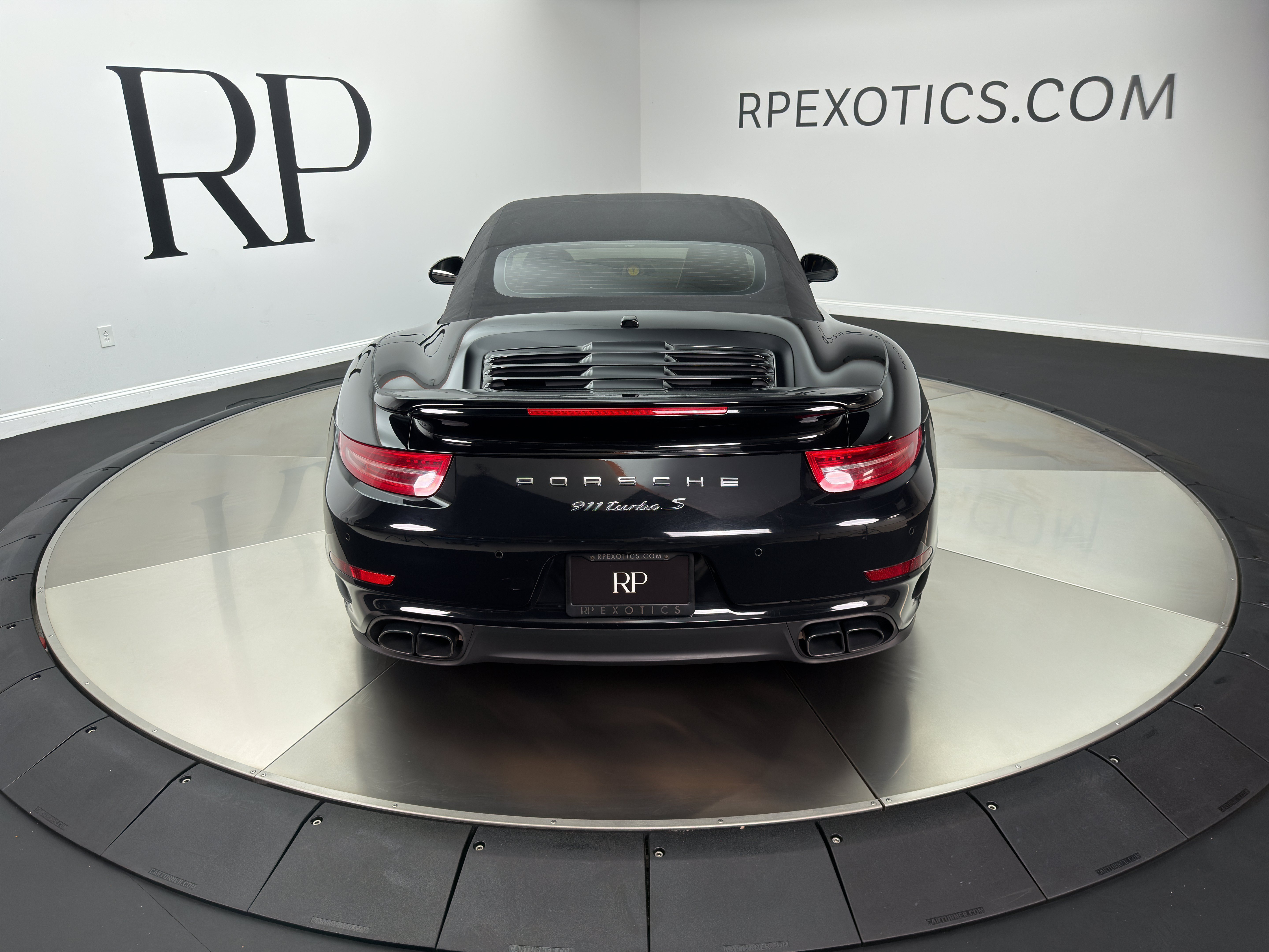 Used 2015 Porsche 911 Turbo S AWD/4WD image 16