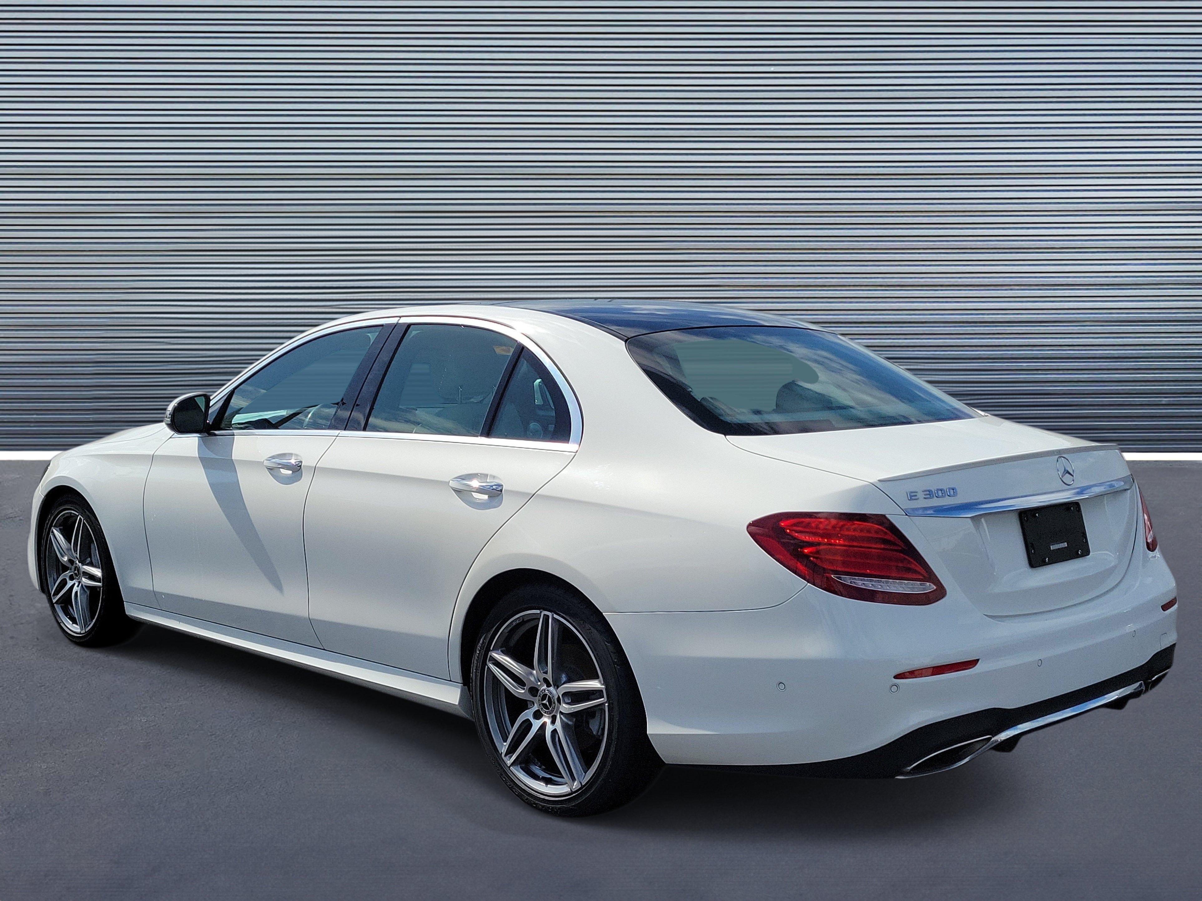 Used 2018 Mercedes-Benz E 300 image 4