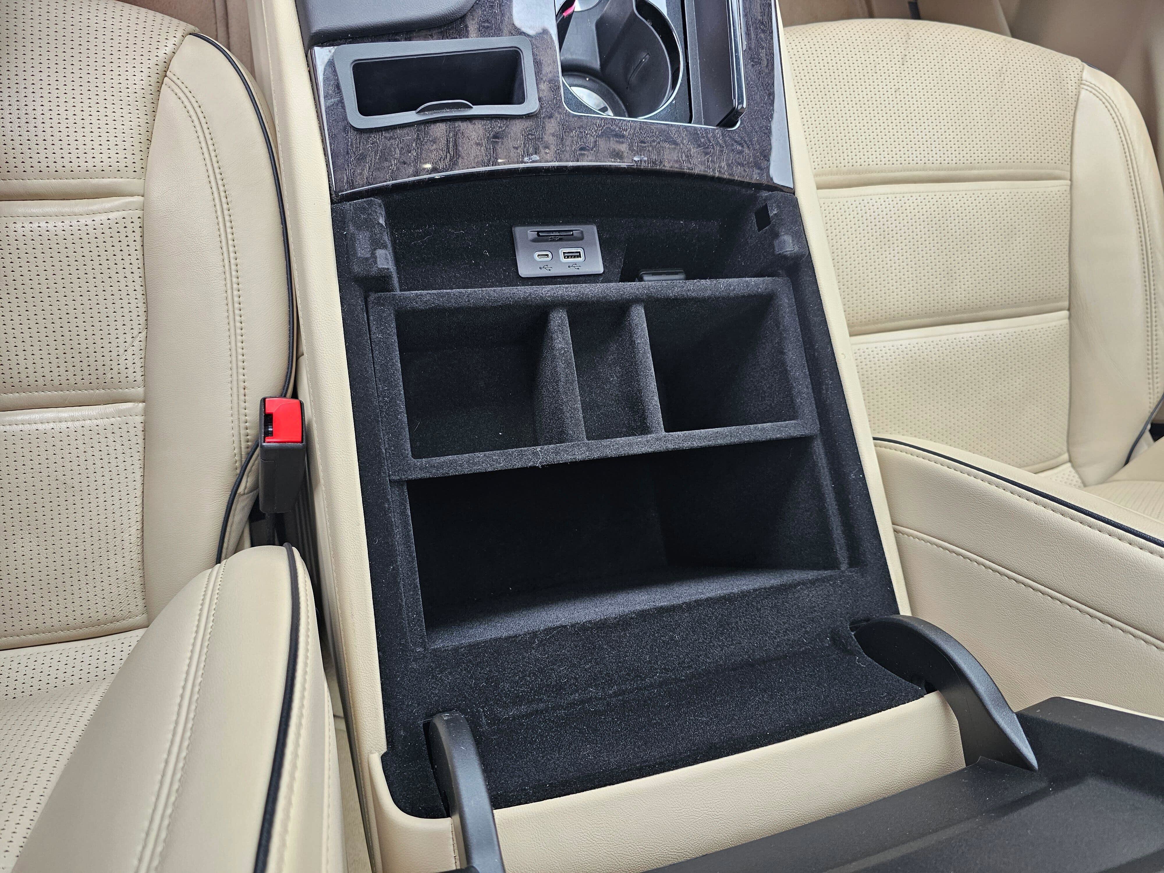 Used 2023 Cadillac Escalade Premium Luxury w/ Performance Package image 25