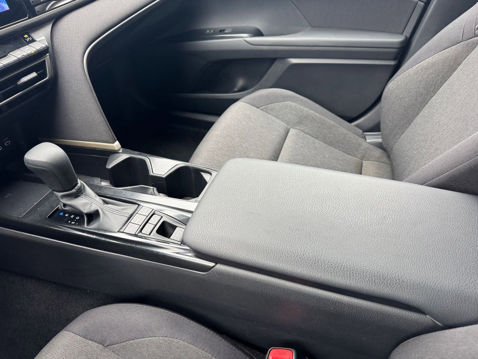 Used 2025 Toyota Camry LE FWD image 40