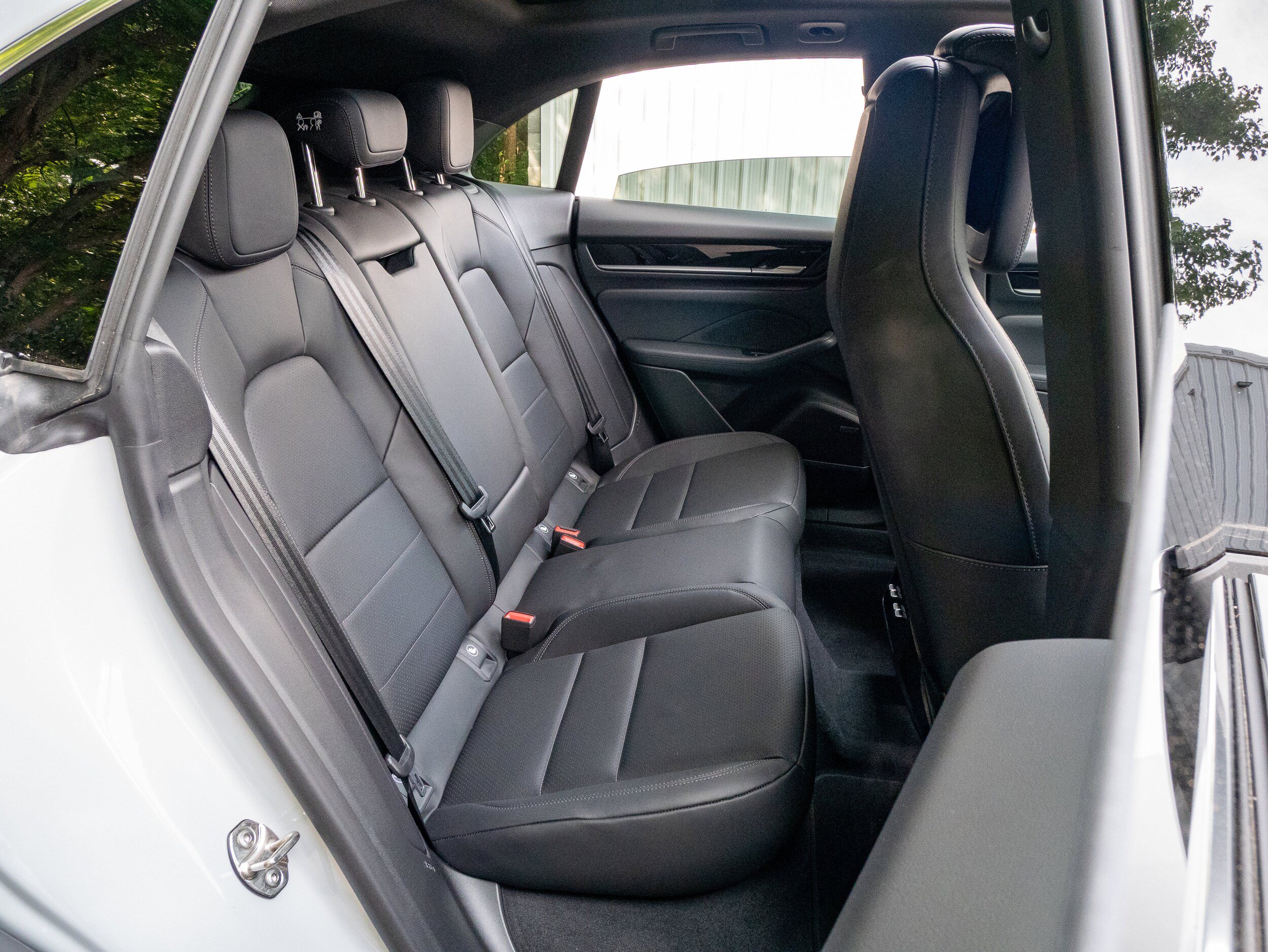 New 2025 Porsche Macan Electric RWD image 39