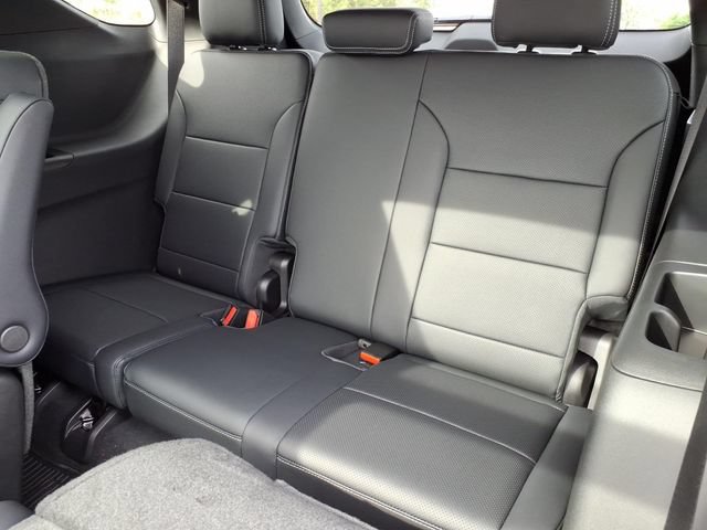New 2027 Chevrolet Traverse LT w/ Sun and Wheel Package FWD image 10