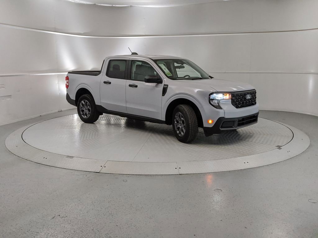 New 2025 Ford Maverick XLT w/ Equipment Group 301A