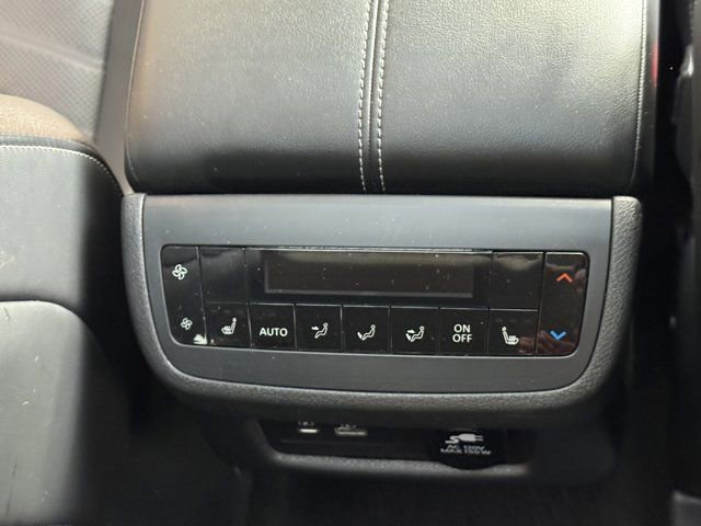 Used 2024 Nissan Pathfinder Platinum AWD/4WD image 16