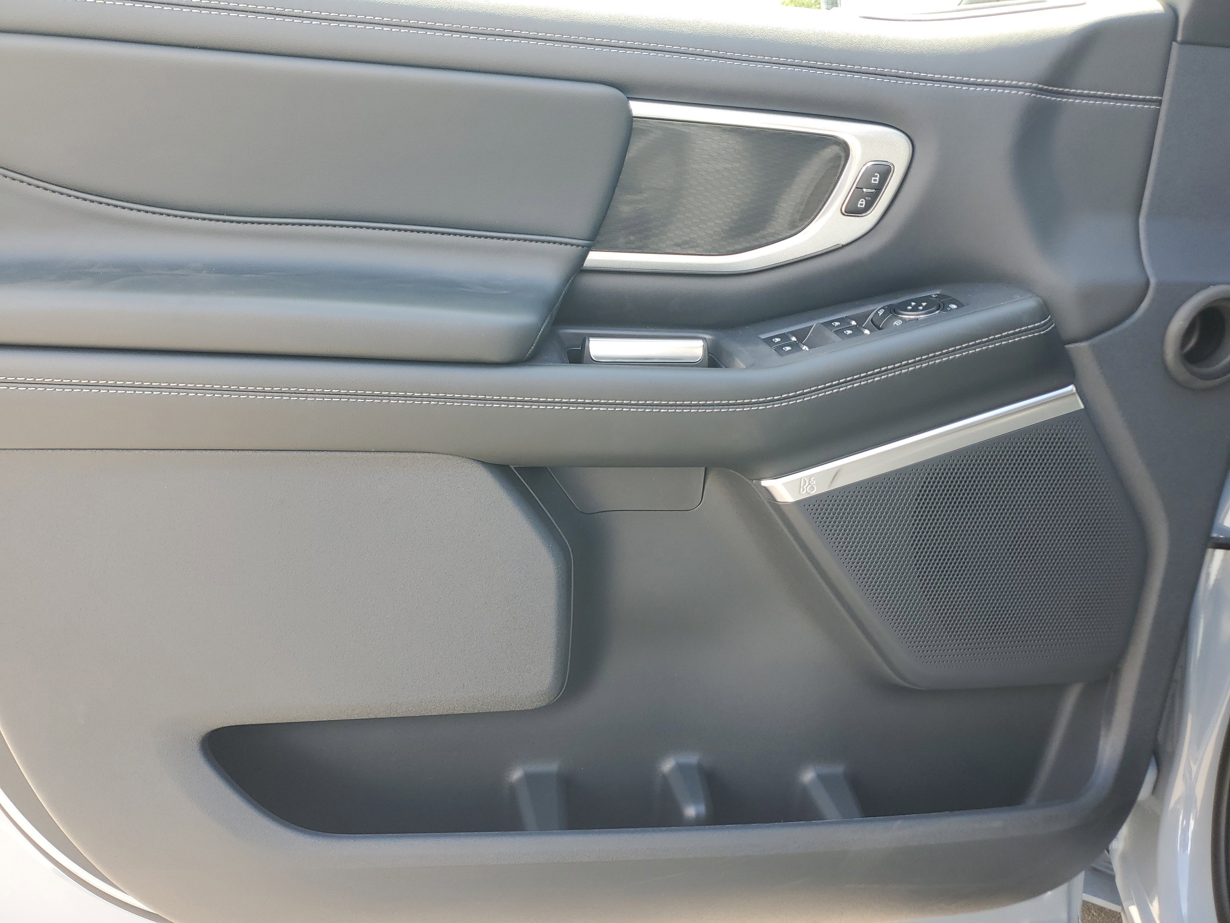 New 2026 Ford Expedition Platinum w/ Stealth Performance Package image 13