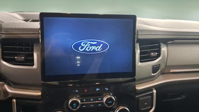 Used 2024 Ford Expedition XLT AWD/4WD image 10
