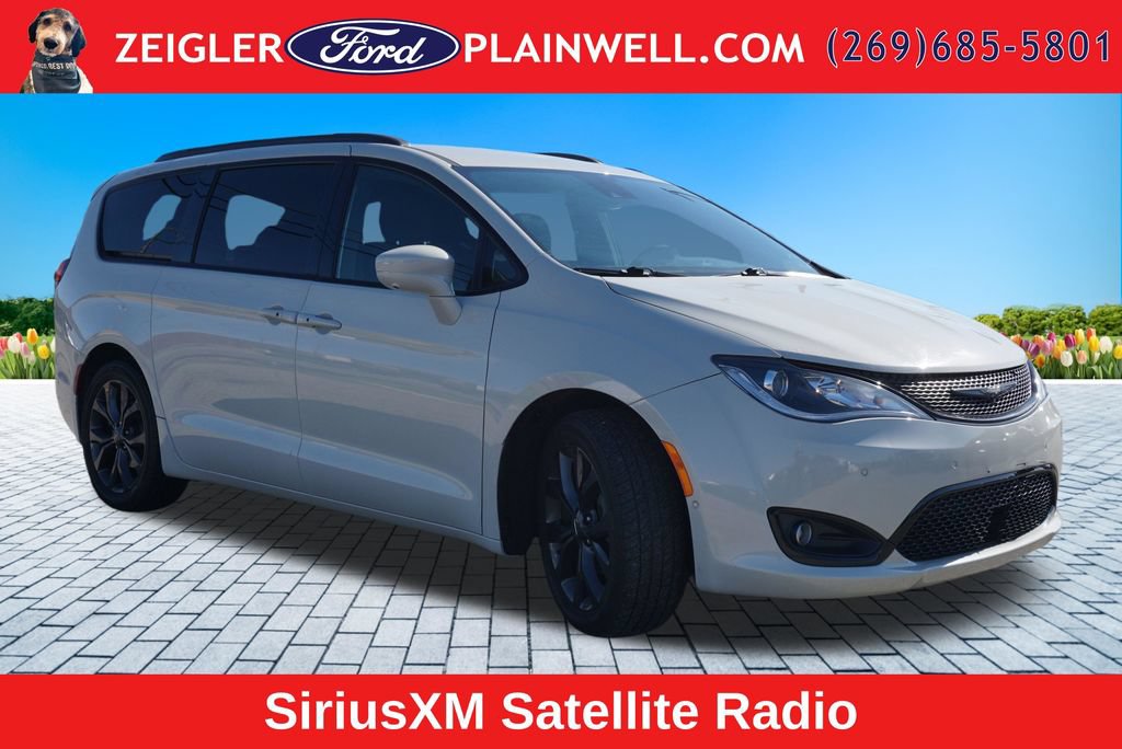 Used 2020 Chrysler Pacifica Touring w/ Advanced Safetytec Group FWD image 7