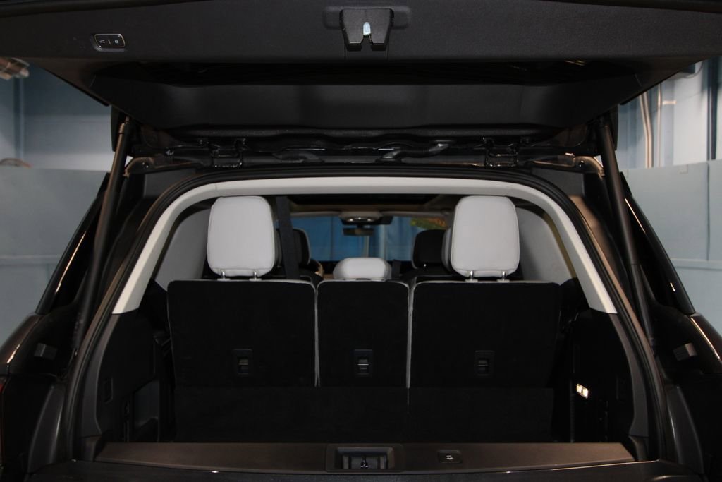 Used 2025 Lincoln Navigator Reserve image 42