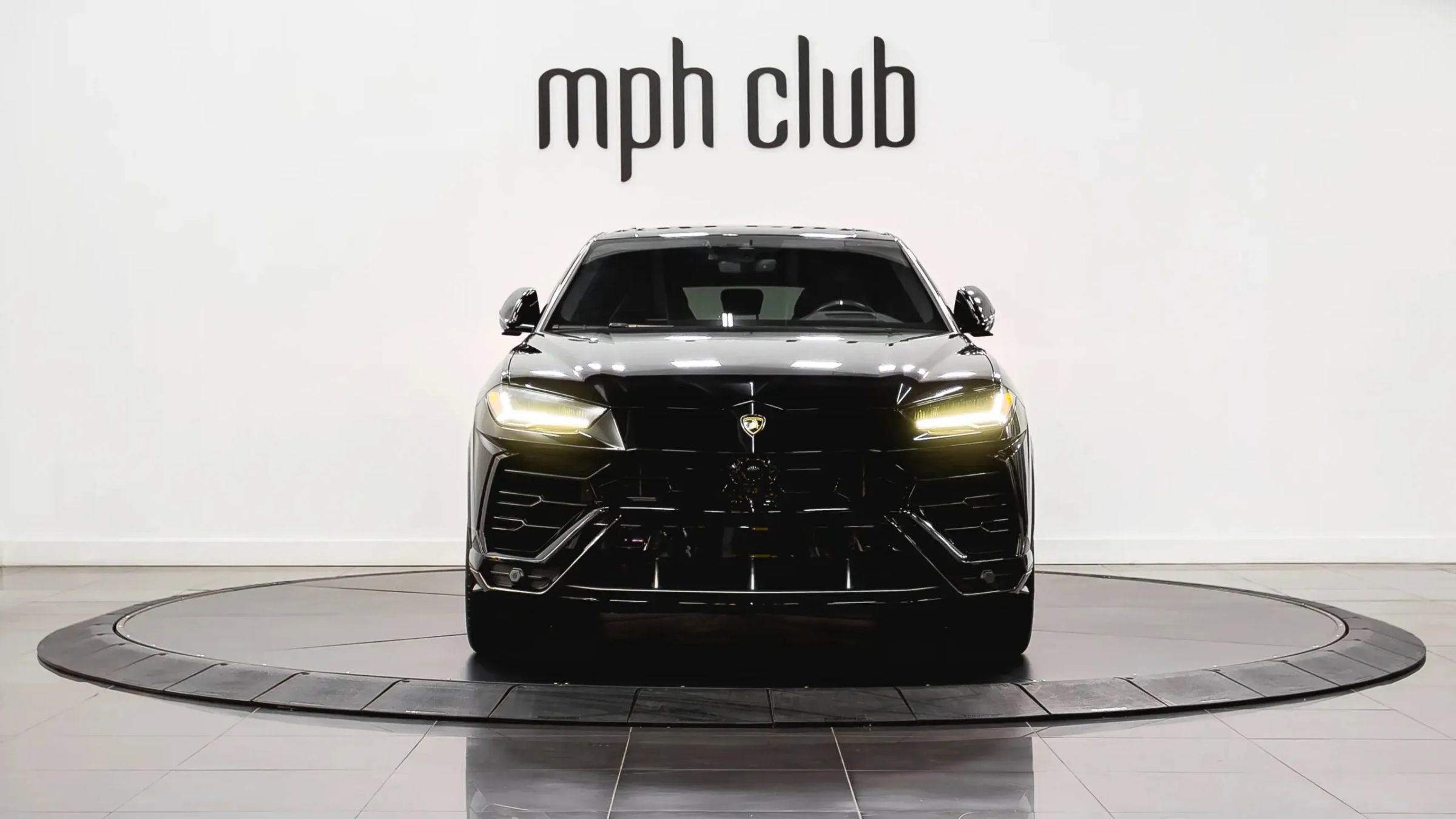 Used 2021 Lamborghini Urus image 9
