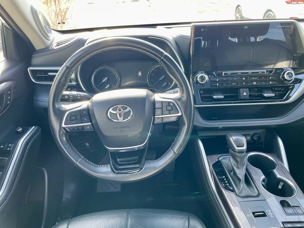 Used 2021 Toyota Highlander Platinum image 24
