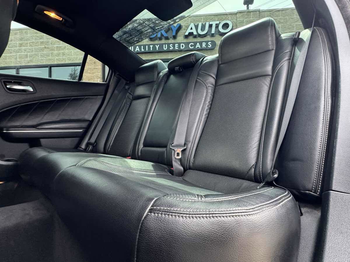 Used 2017 Dodge Charger R/T w/ Driver Confidence Group RWD image 38