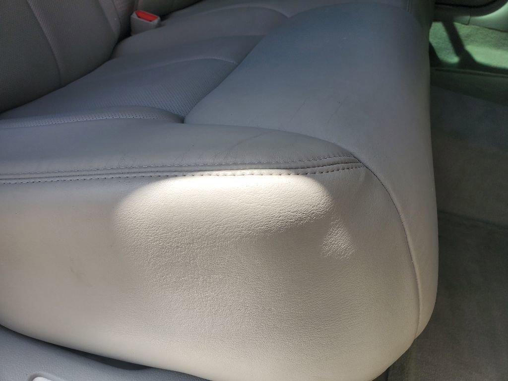 Used 2006 Cadillac DTS w/ Trunk Convenience Package image 30