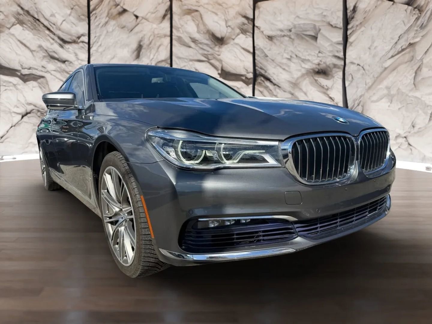 Used 2016 BMW 750i RWD image 3