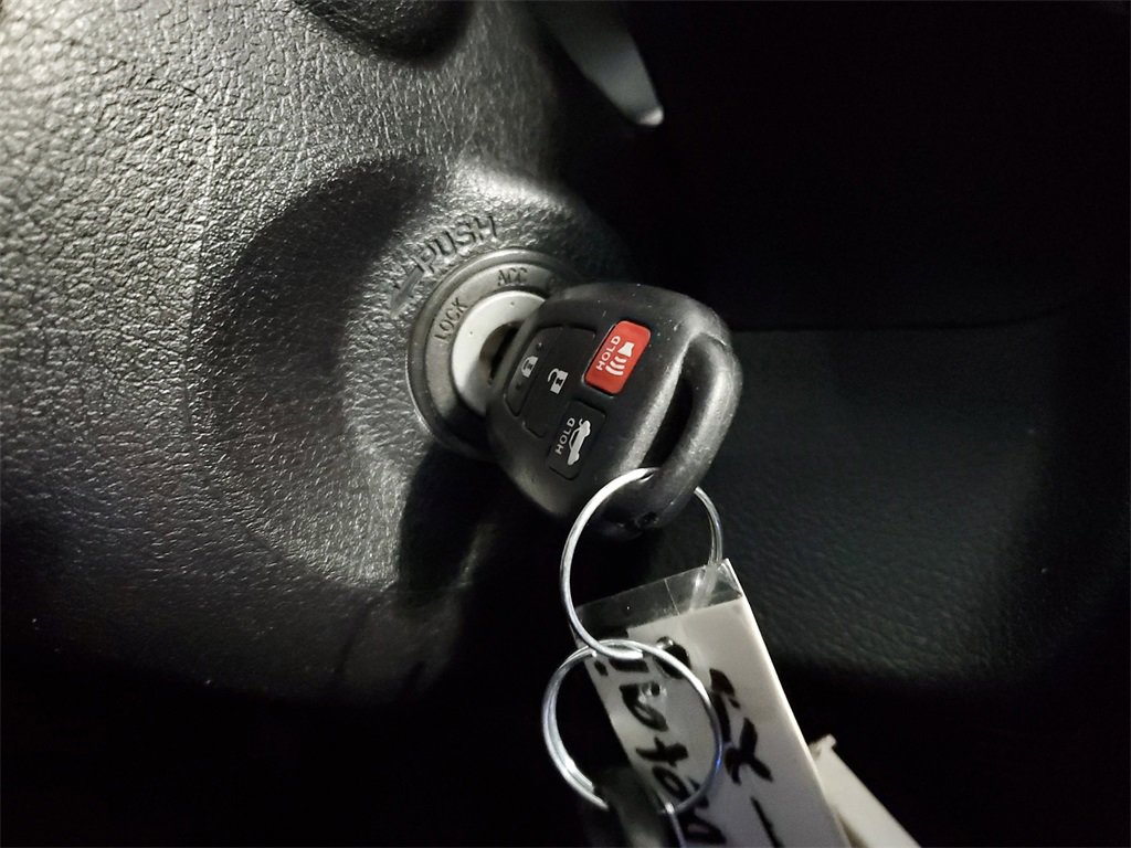 Used 2017 Toyota Camry XLE image 24