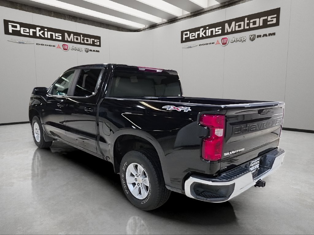 Used 2025 Chevrolet Silverado 1500 LT AWD/4WD image 3