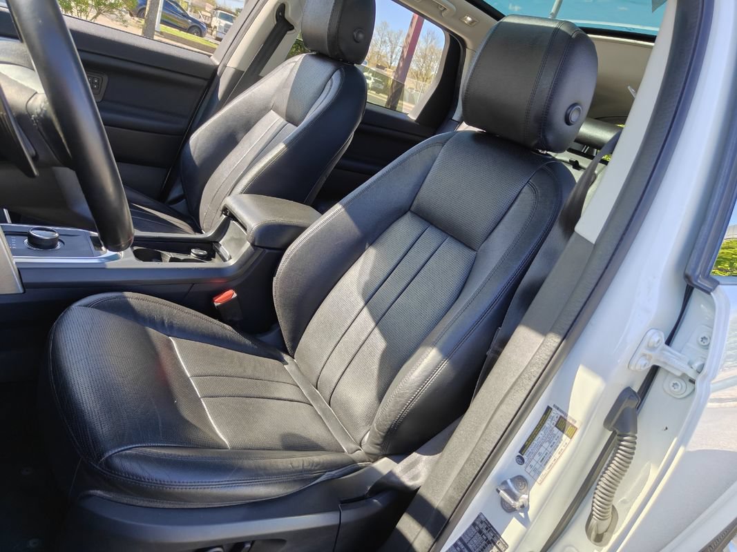 Used 2019 Land Rover Discovery Sport HSE AWD/4WD image 11
