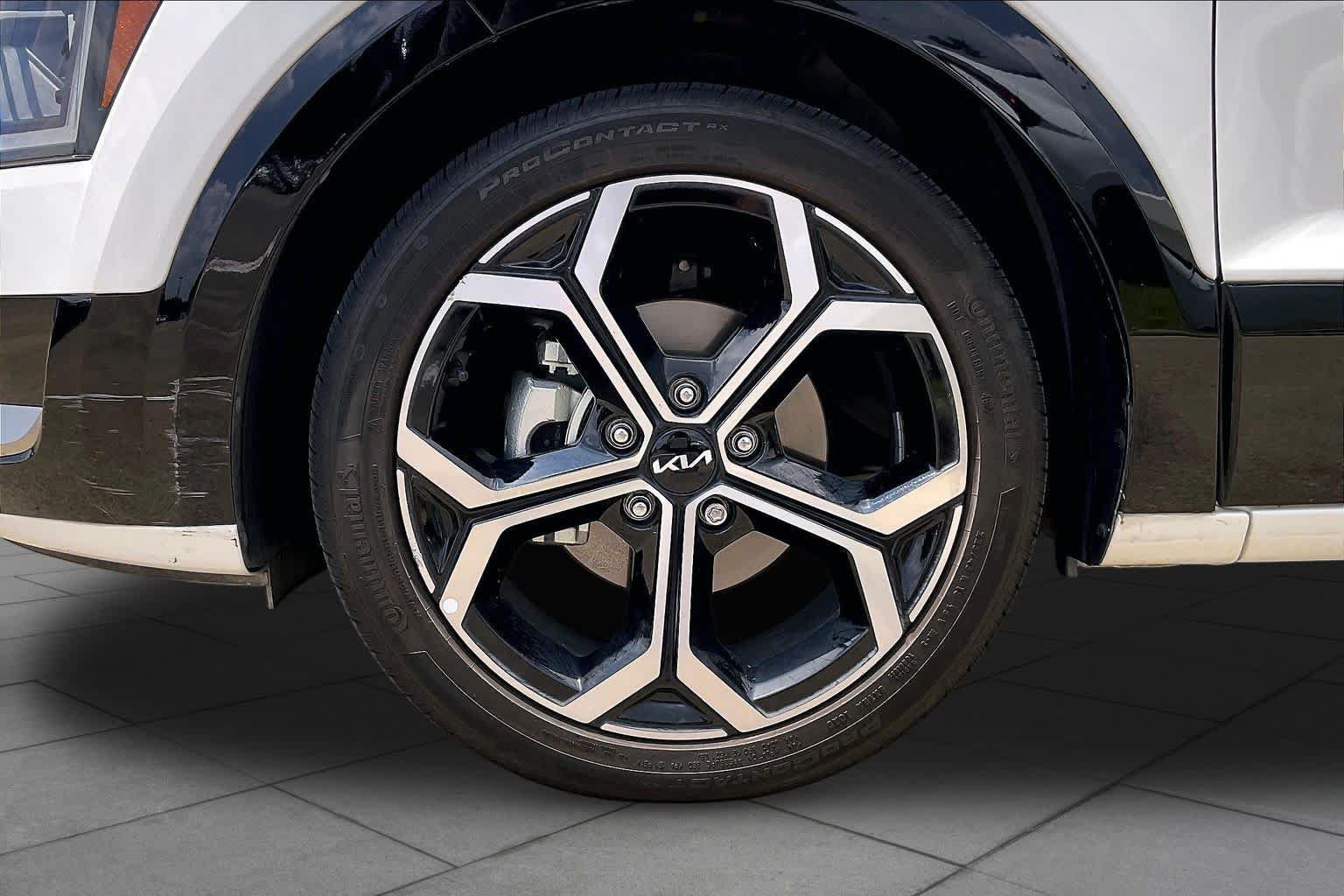 Used 2024 Kia Niro EX FWD image 10
