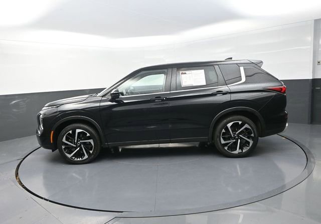 Used 2023 Mitsubishi Outlander SE image 6