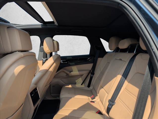 Used 2020 Porsche Cayenne AWD/4WD image 14