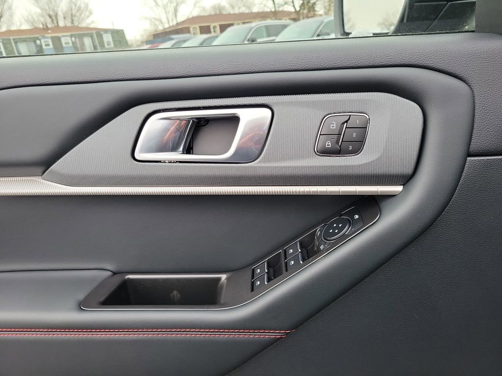 New 2026 Ford Explorer ST-Line w/ ST-Line Street Pack image 18