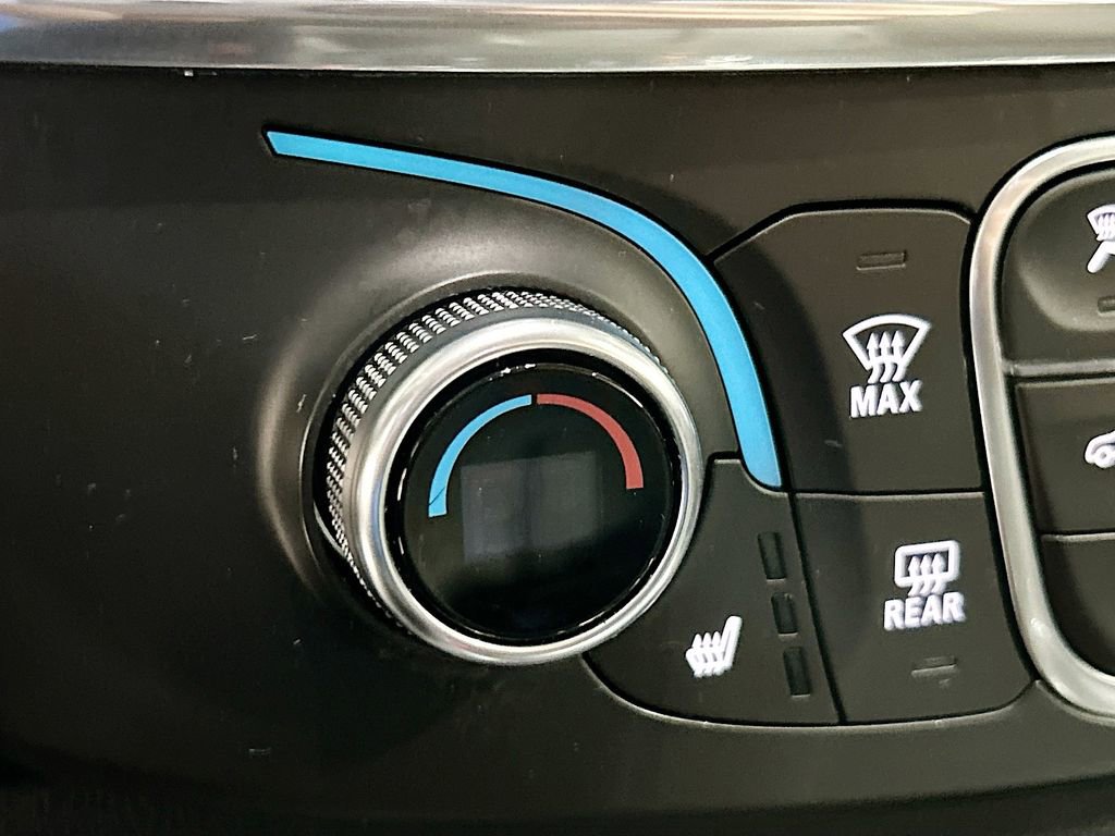 Used 2020 Chevrolet Traverse LT image 19