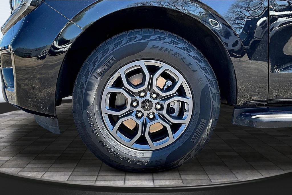 Used 2025 Ford Expedition Active image 35