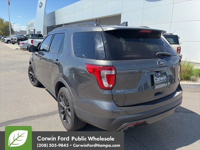 Used 2017 Ford Explorer XLT w/ Equipment Group 202A FWD image 8