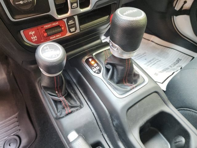 Used 2021 Jeep Gladiator Rubicon AWD/4WD image 24