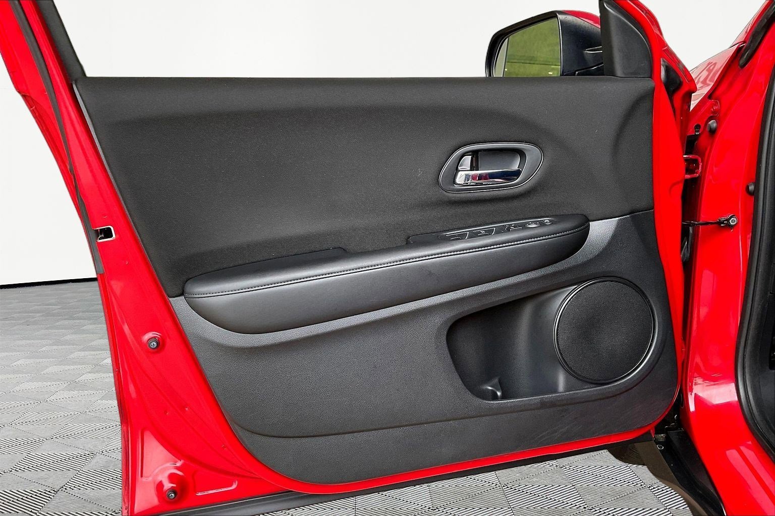 Used 2018 Honda HR-V LX image 19