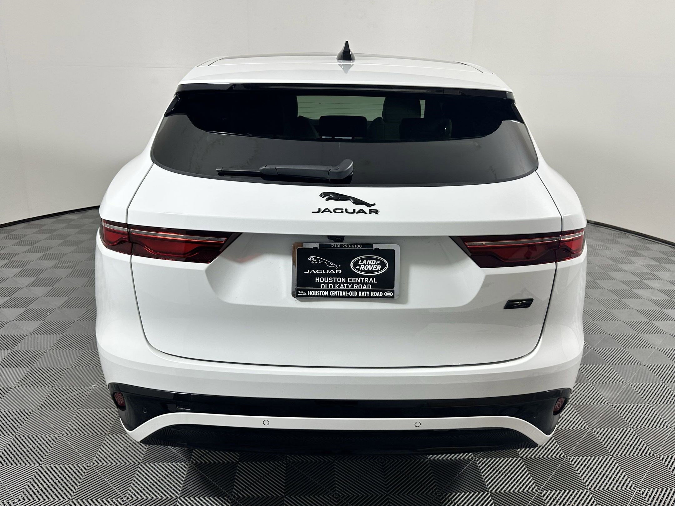 Used 2026 Jaguar F-PACE R-Dynamic S image 8