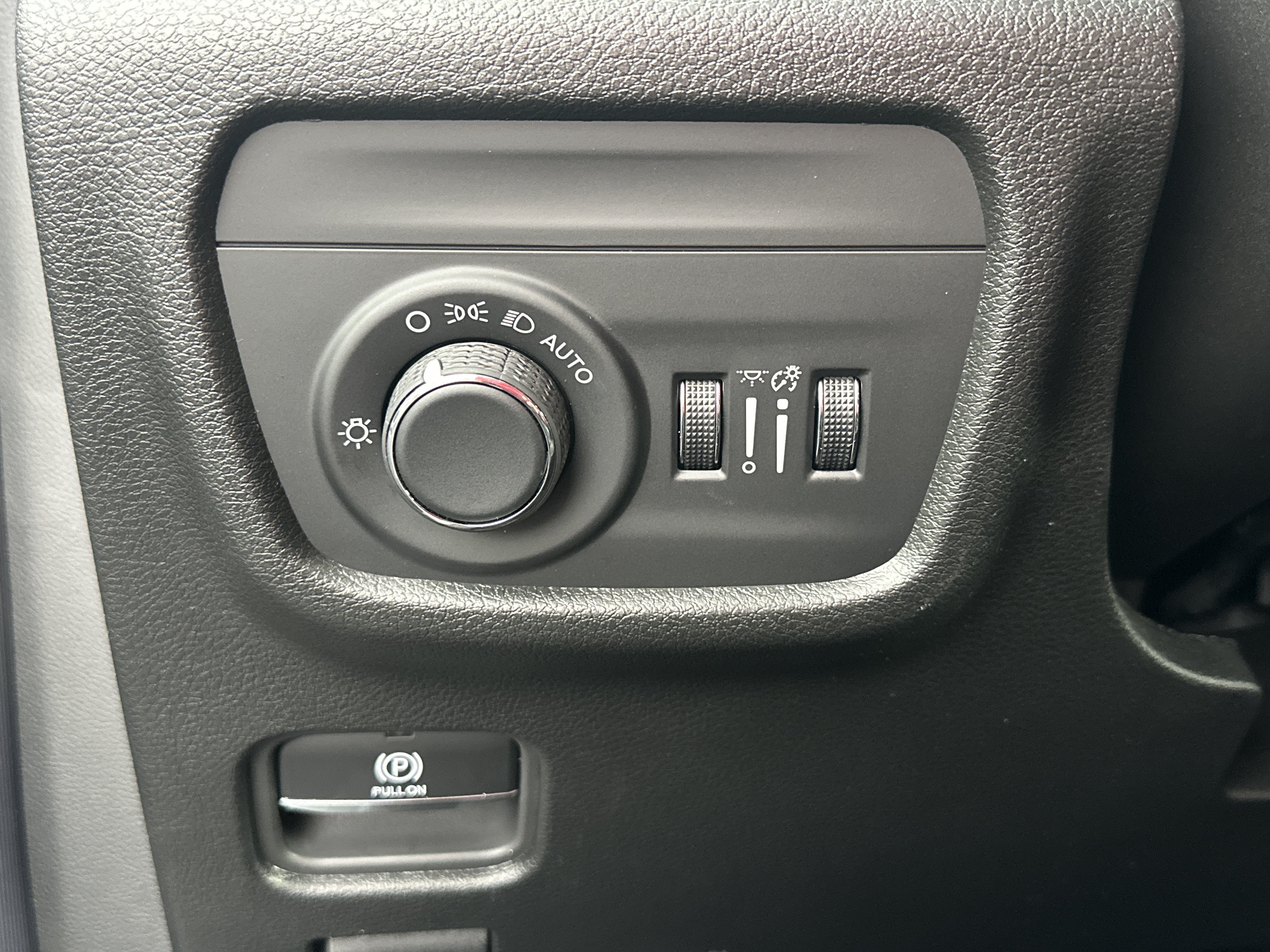 New 2026 Jeep Grand Cherokee Altitude AWD/4WD image 12