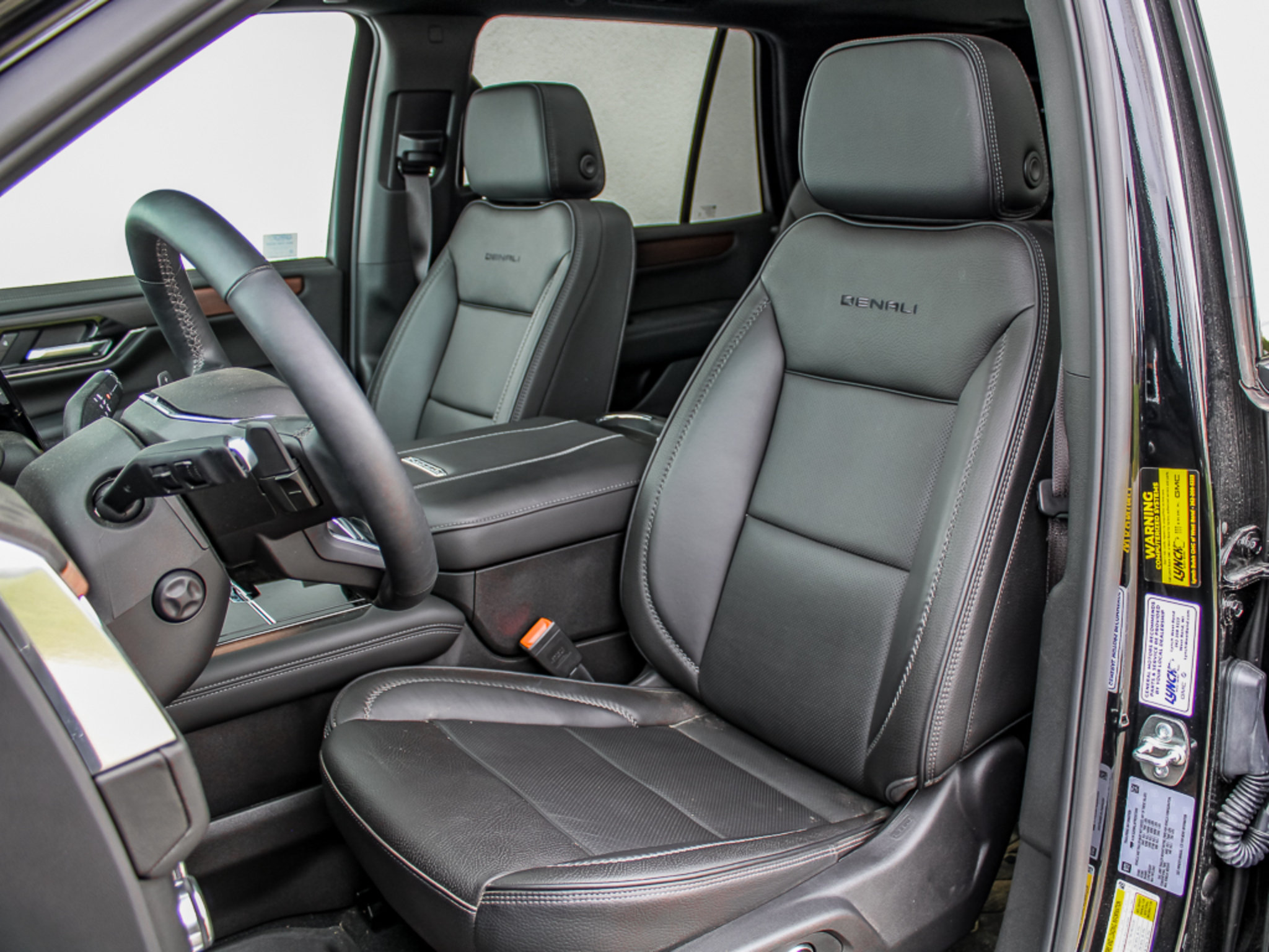Used 2026 GMC Yukon Denali w/ Sun & Power Step Package AWD/4WD image 21