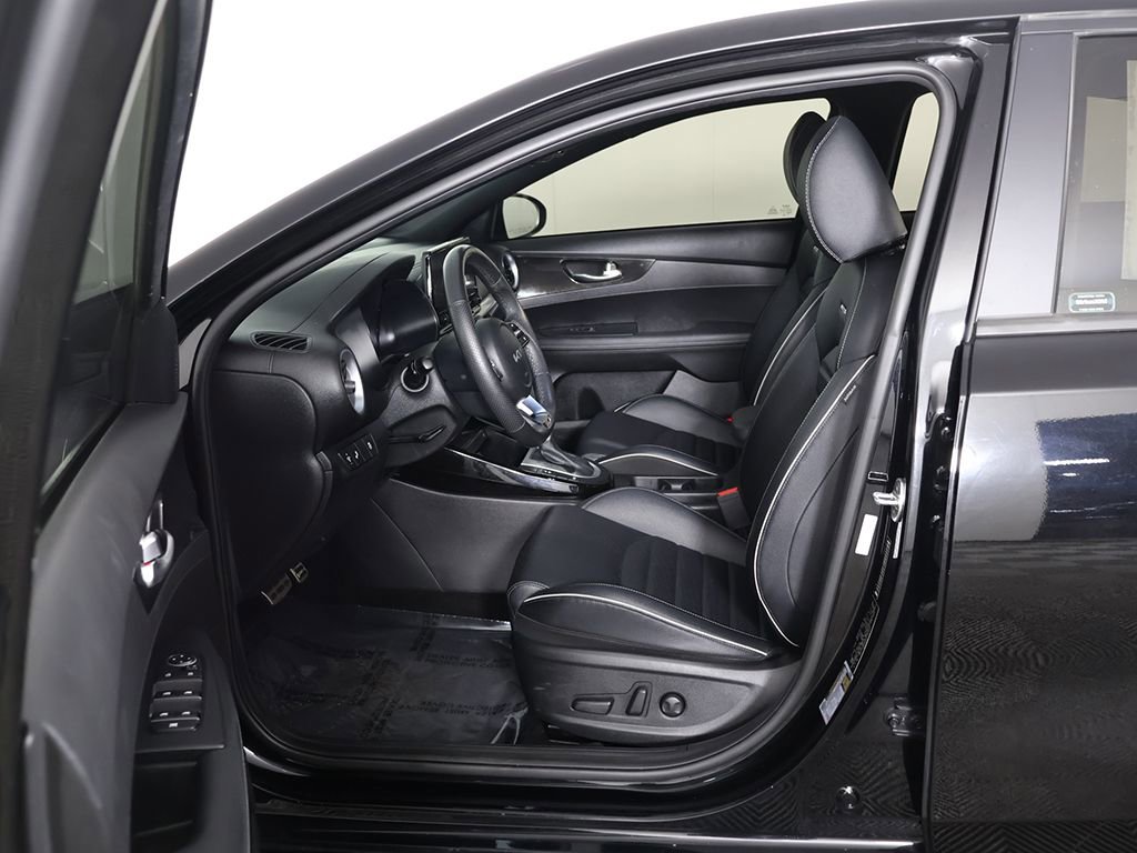 Used 2023 Kia Forte GT-Line w/ GT-Line Premium Package image 29