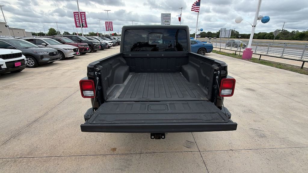 Used 2023 Jeep Gladiator Mojave w/ Cold Weather Group AWD/4WD image 27
