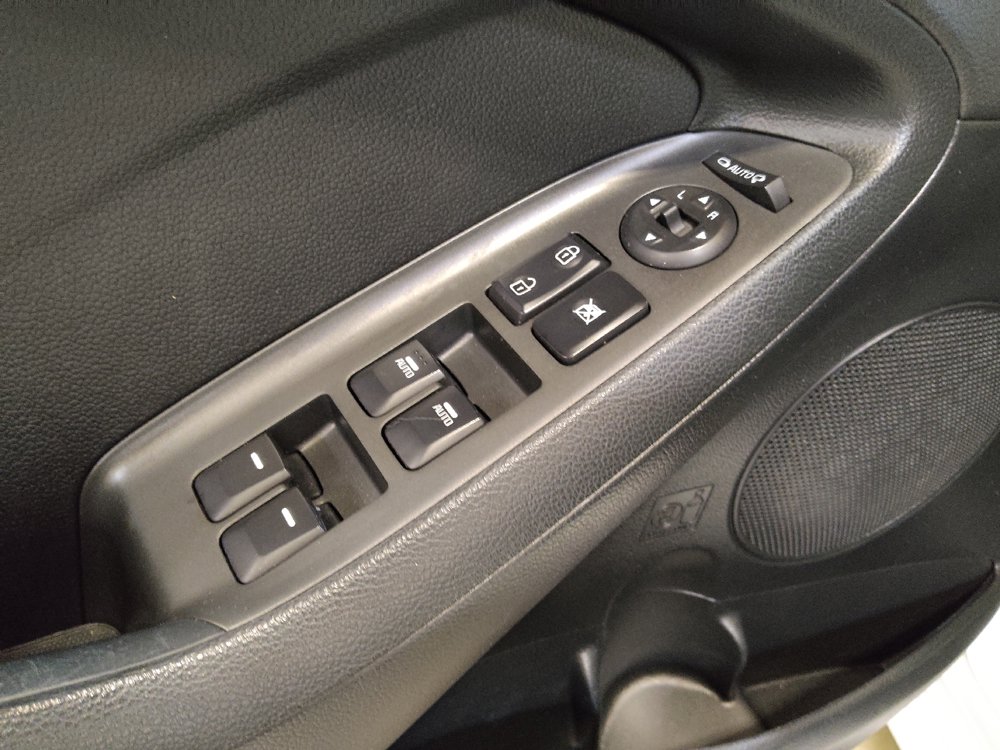 Used 2016 Kia Forte SX FWD image 27