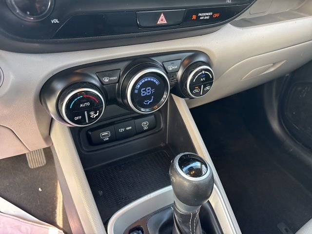 Used 2024 Hyundai Venue SEL image 22